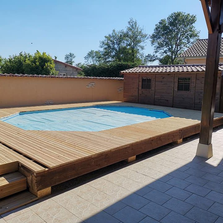 création piscine avec terrasse en bois à Bagé-la-Ville